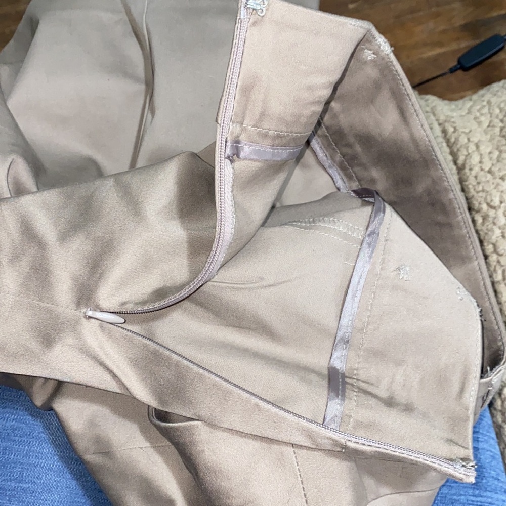 🌵APT. 9 Pencil Skirt in a tan/ light brown shade! - Picture 9 of 9